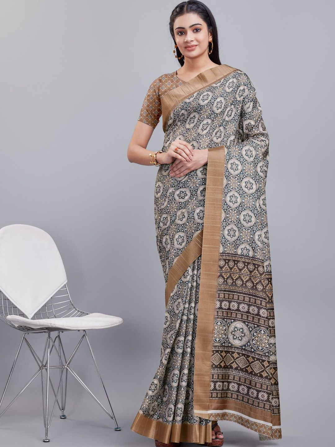 

Mitera Ethnic Motifs Saree With Blouse Piece, Grey