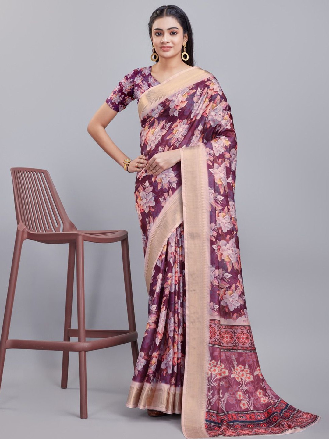 

Mitera Floral Printed Zari Saree, Maroon