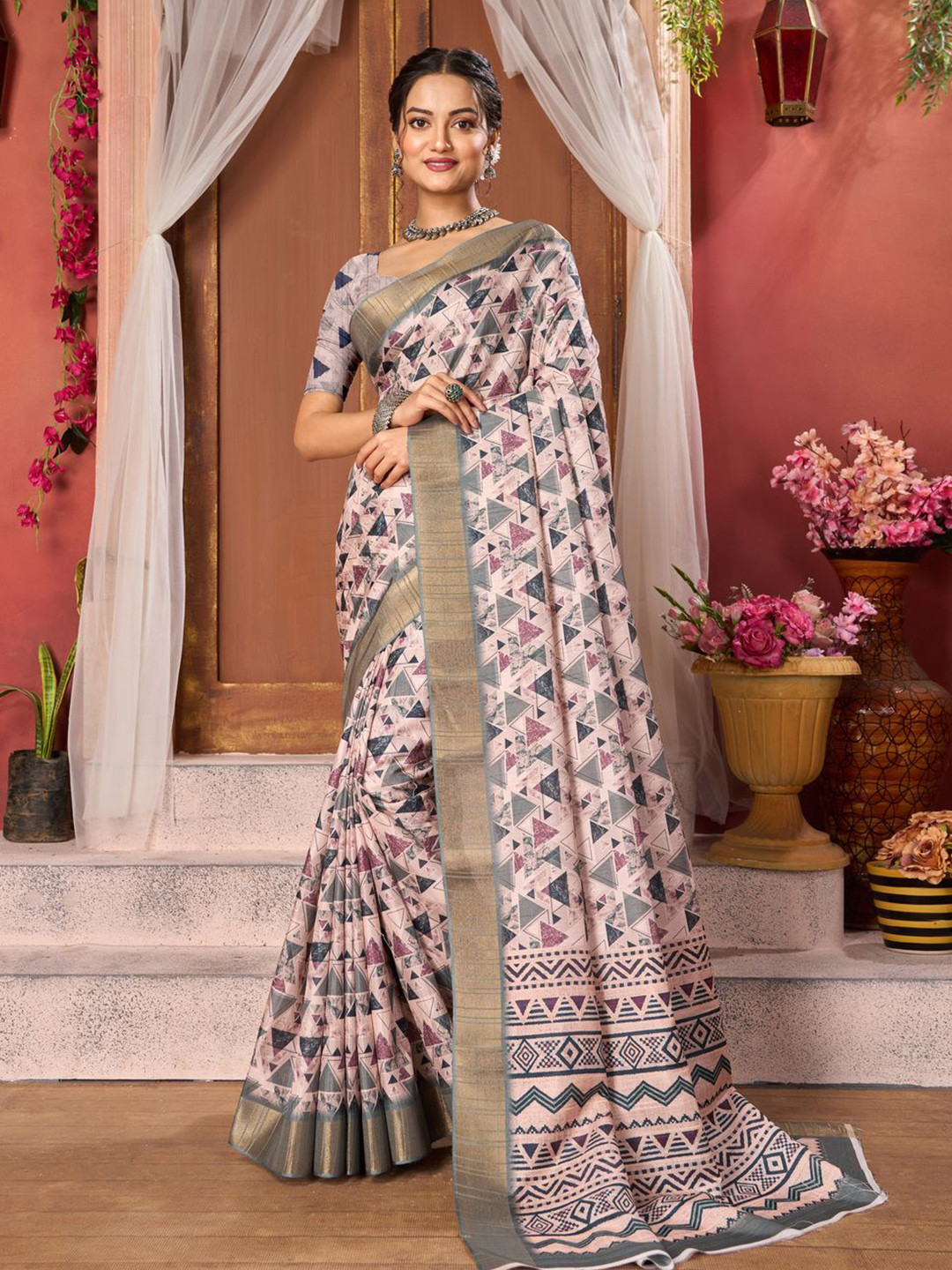 

Mitera Geometric Printed Zari Saree, Beige