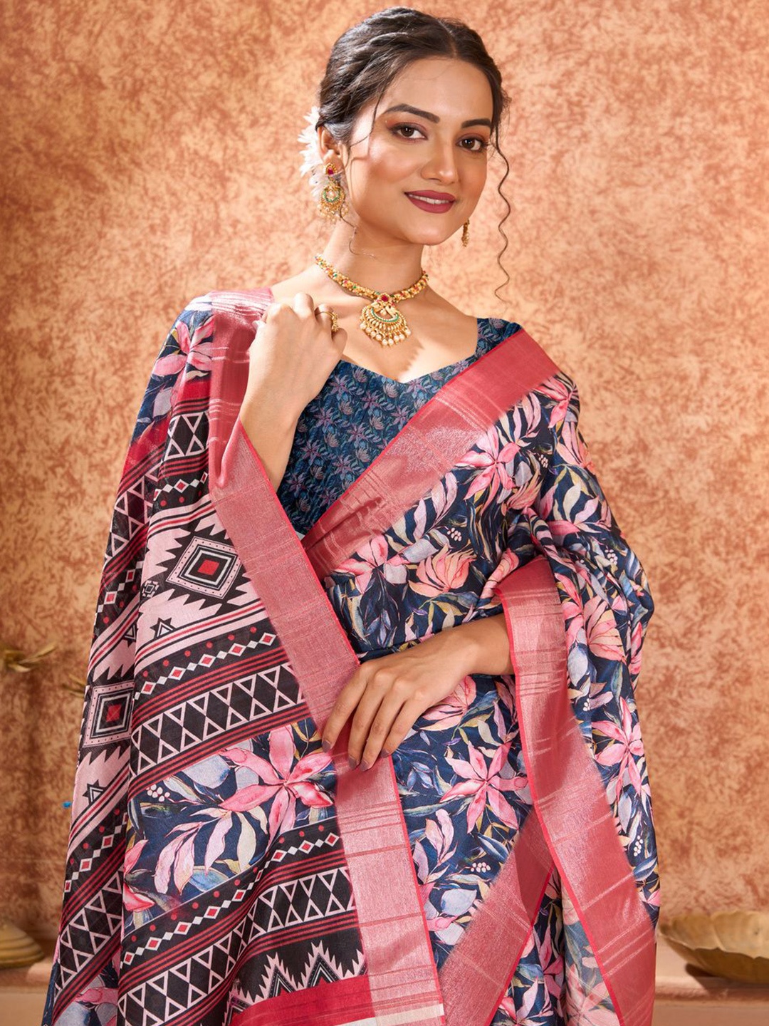 

Mitera Floral Zari Saree With Blouse Piece, Blue