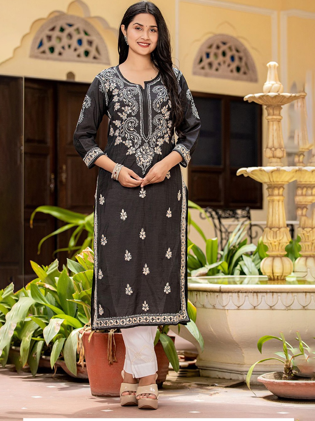 

KAAJH Floral Chikankari Embroidered Pure Cotton Straight Kurta with Trousers, Red