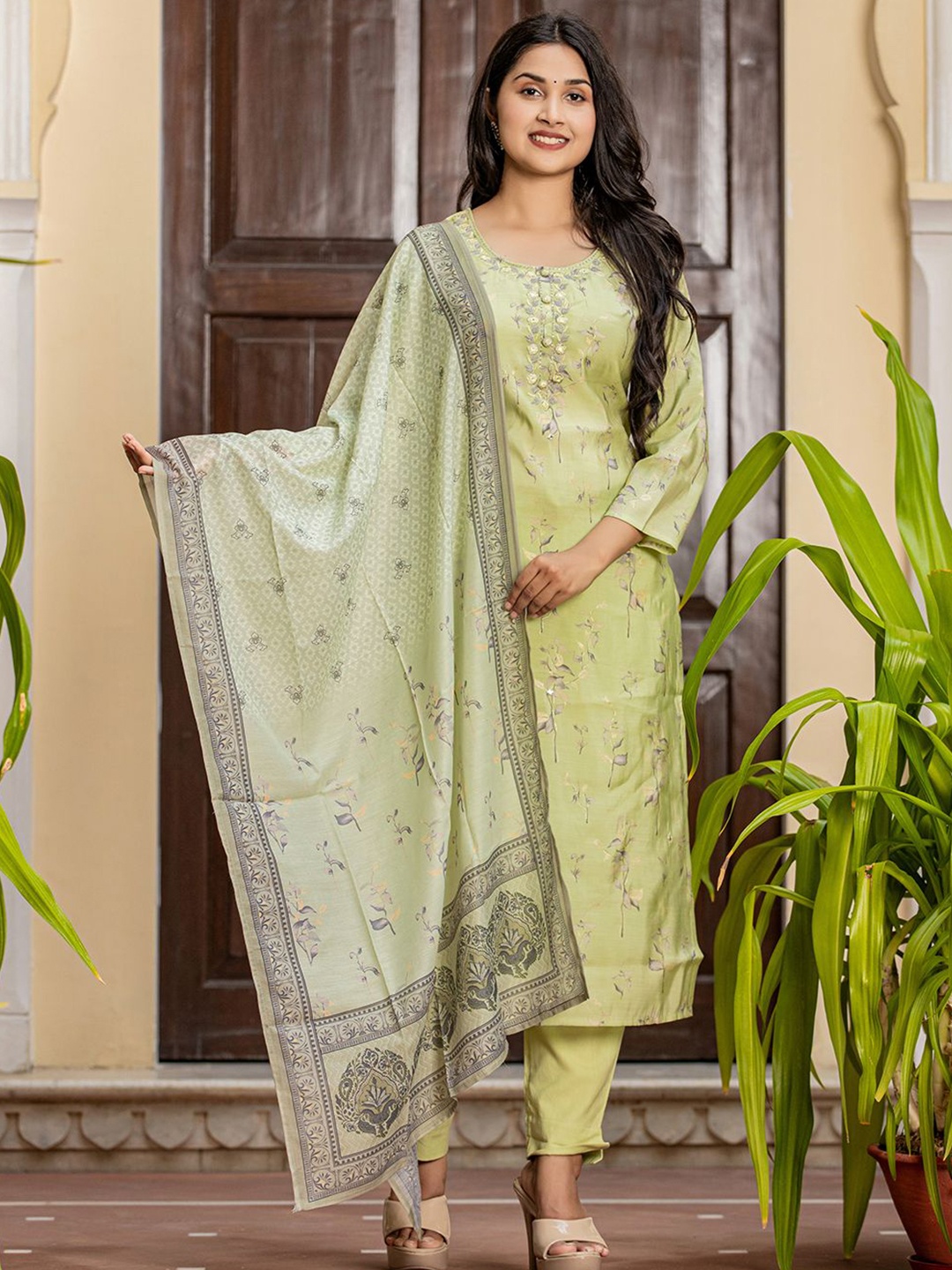 KAAJH Floral Printed Straight Kurta & Trousers With Dupatta, Green