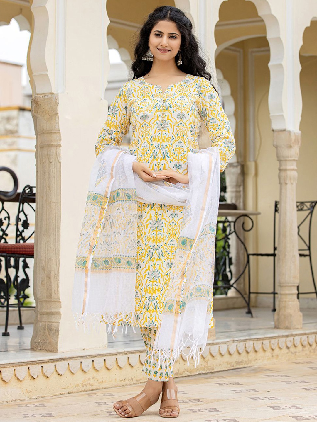 

KAAJH Floral Printed Pure Cotton Straight Kurta & Trousers With Dupatta, Yellow