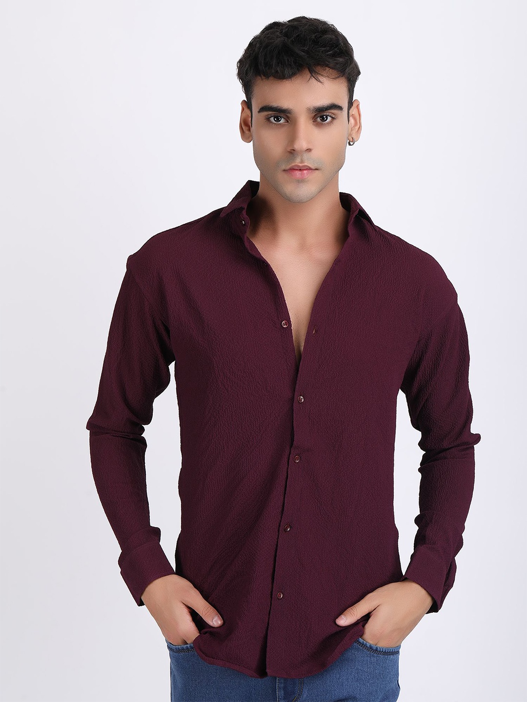 

The Roy Men Comfort Slim Fit Opaque Casual Shirt, Red