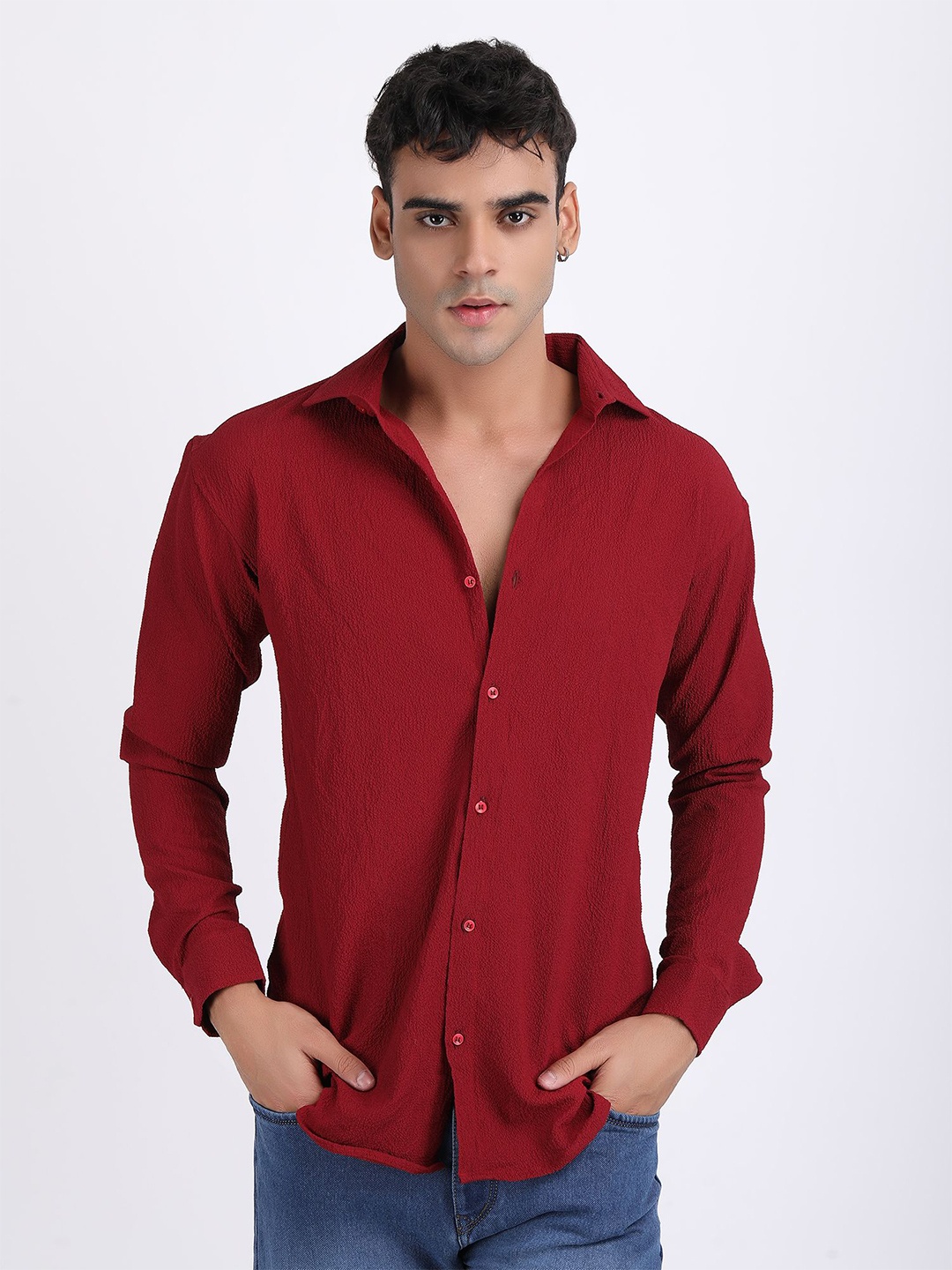 

The Roy Men Comfort Slim Fit Opaque Casual Shirt, Red