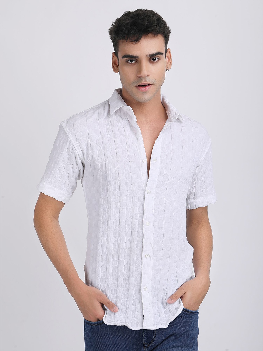 

The Roy Men Comfort Slim Fit Opaque Striped Casual Shirt, White