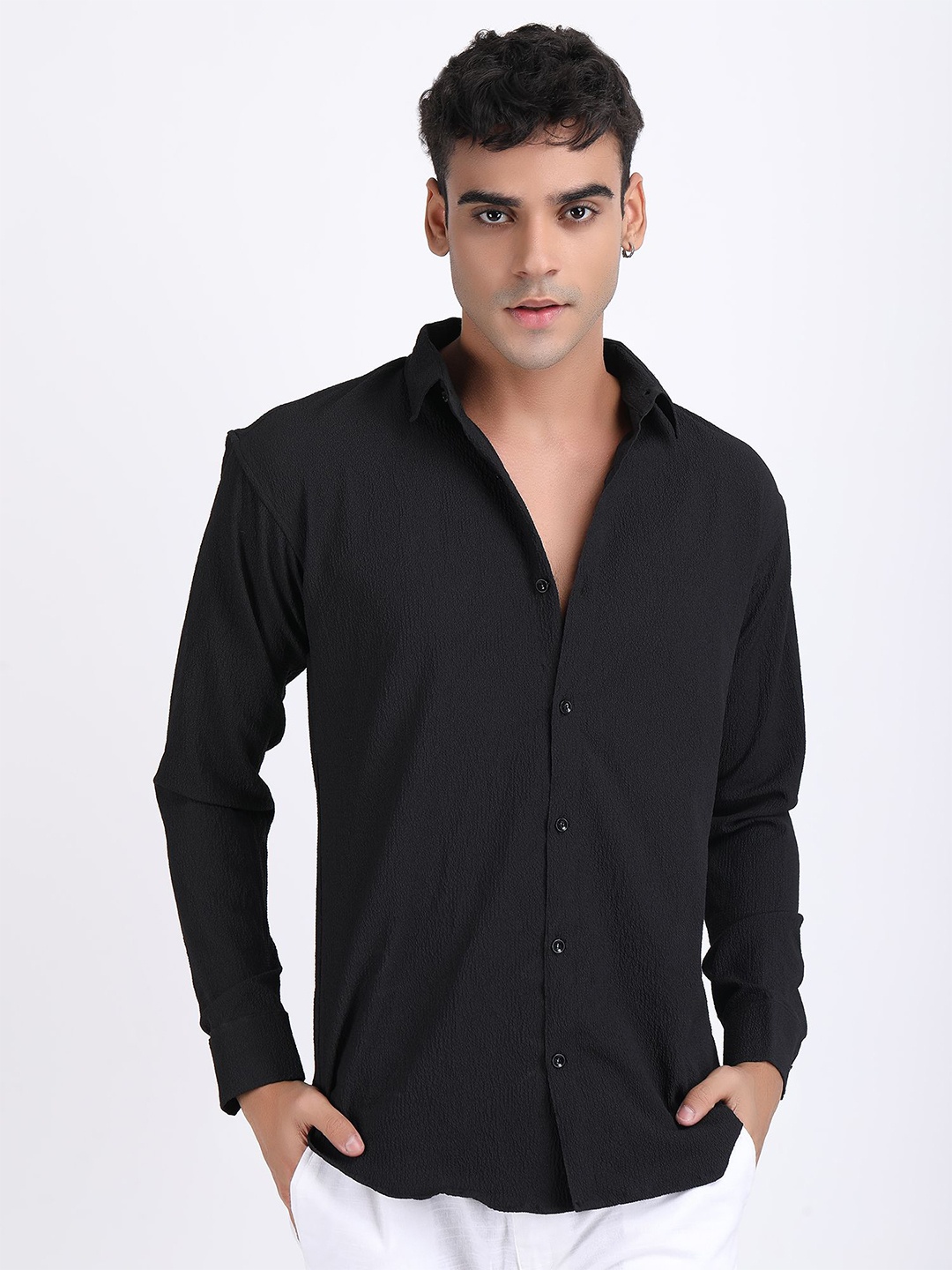 

The Roy Men Comfort Slim Fit Opaque Casual Shirt, Black