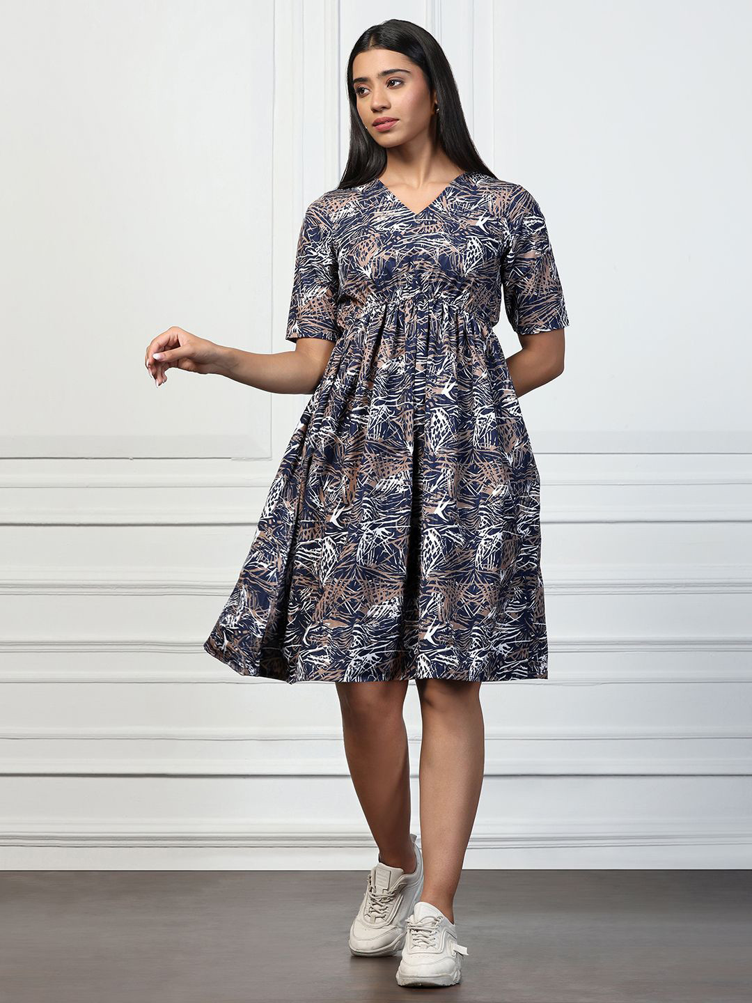 

FASHION DREAM Printed V-Neck Short Sleeves A-Line Dress, Navy blue
