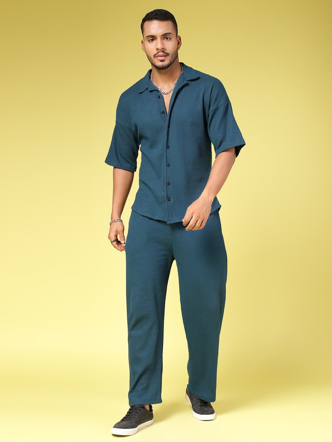 

Rigo Self Design Cuban Collar Pure Cotton Oversized Shirt & Trousers, Teal