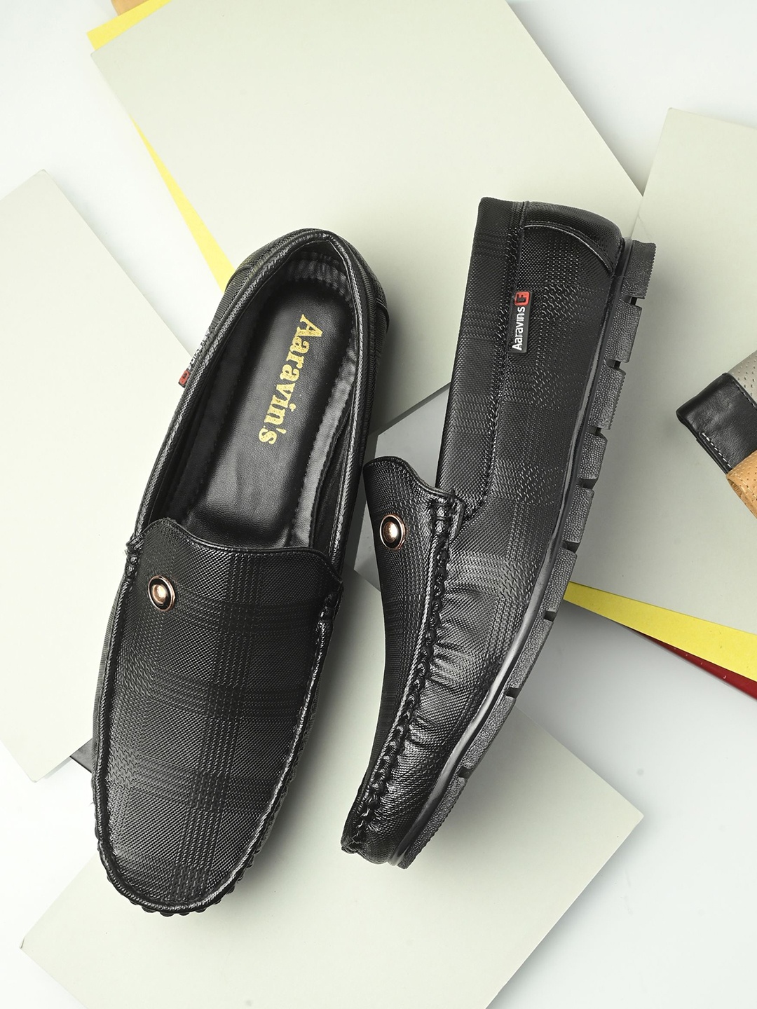 

AARAVIN'S Men Textured Stylish Loafers, Black