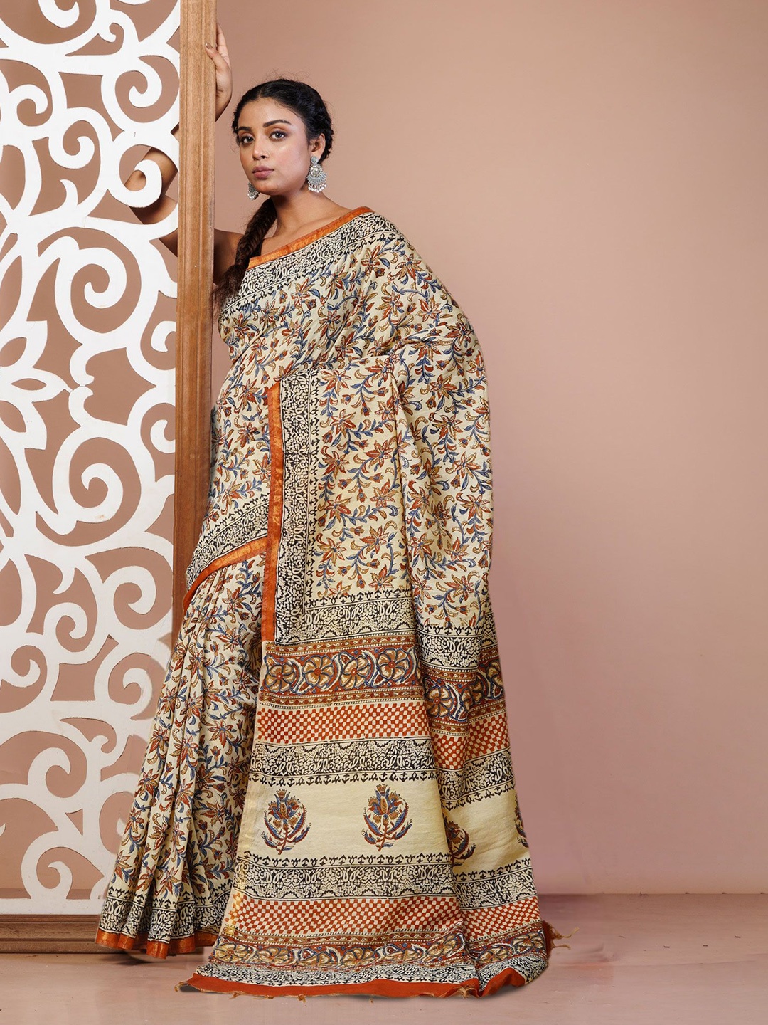 

Unnati Silks Floral Printed Zari Handloom Bagru Saree, Cream