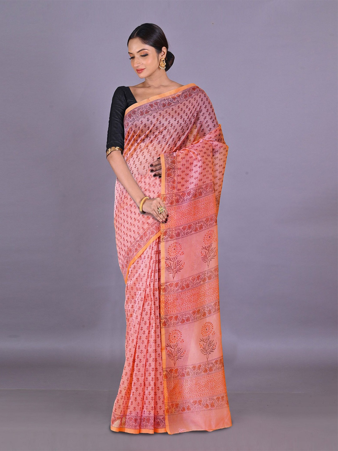 

Unnati Silks Ethnic Motifs Supernet Handloom Block Print Saree, Pink