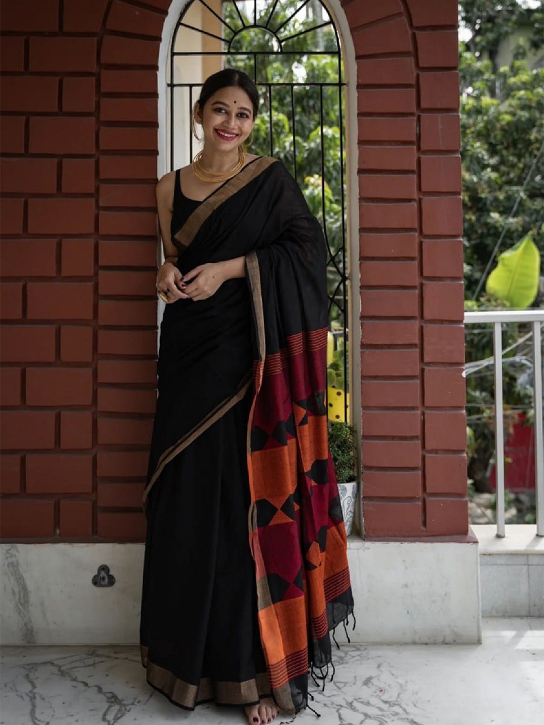 

LADY SHOPI Zari Solid Ready to Wear Saree With Blouse Piece, Black
