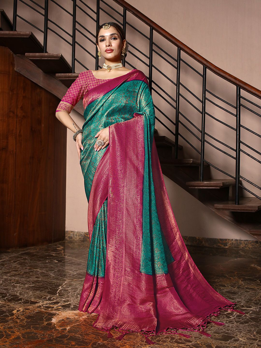 

JUST FASHION Woven Design Zari Kanjeevaram Saree, Turquoise blue