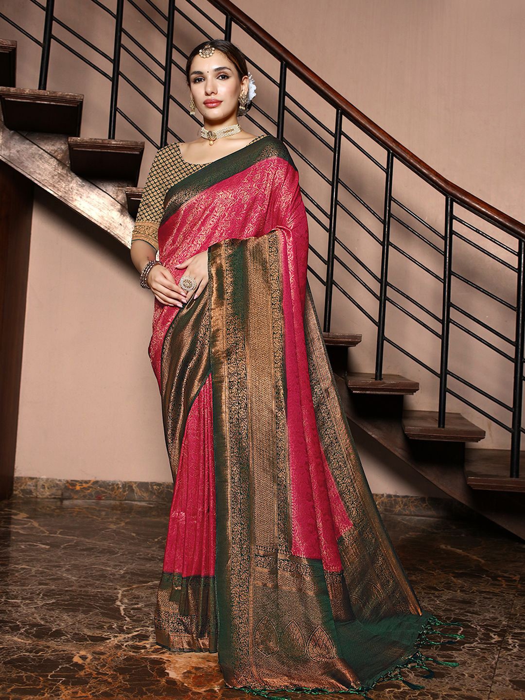 

JUST FASHION Woven Design Zari Kanjeevaram Saree, Pink