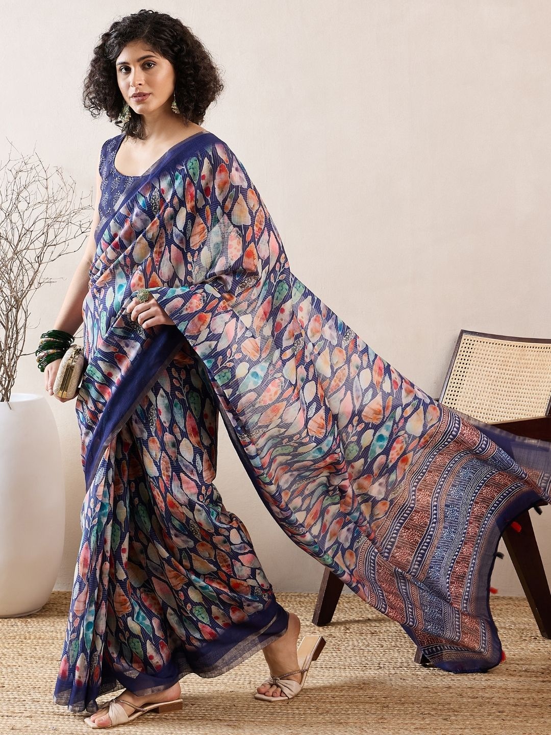 

AHIKA Printed Saree with Blouse Piece, Blue