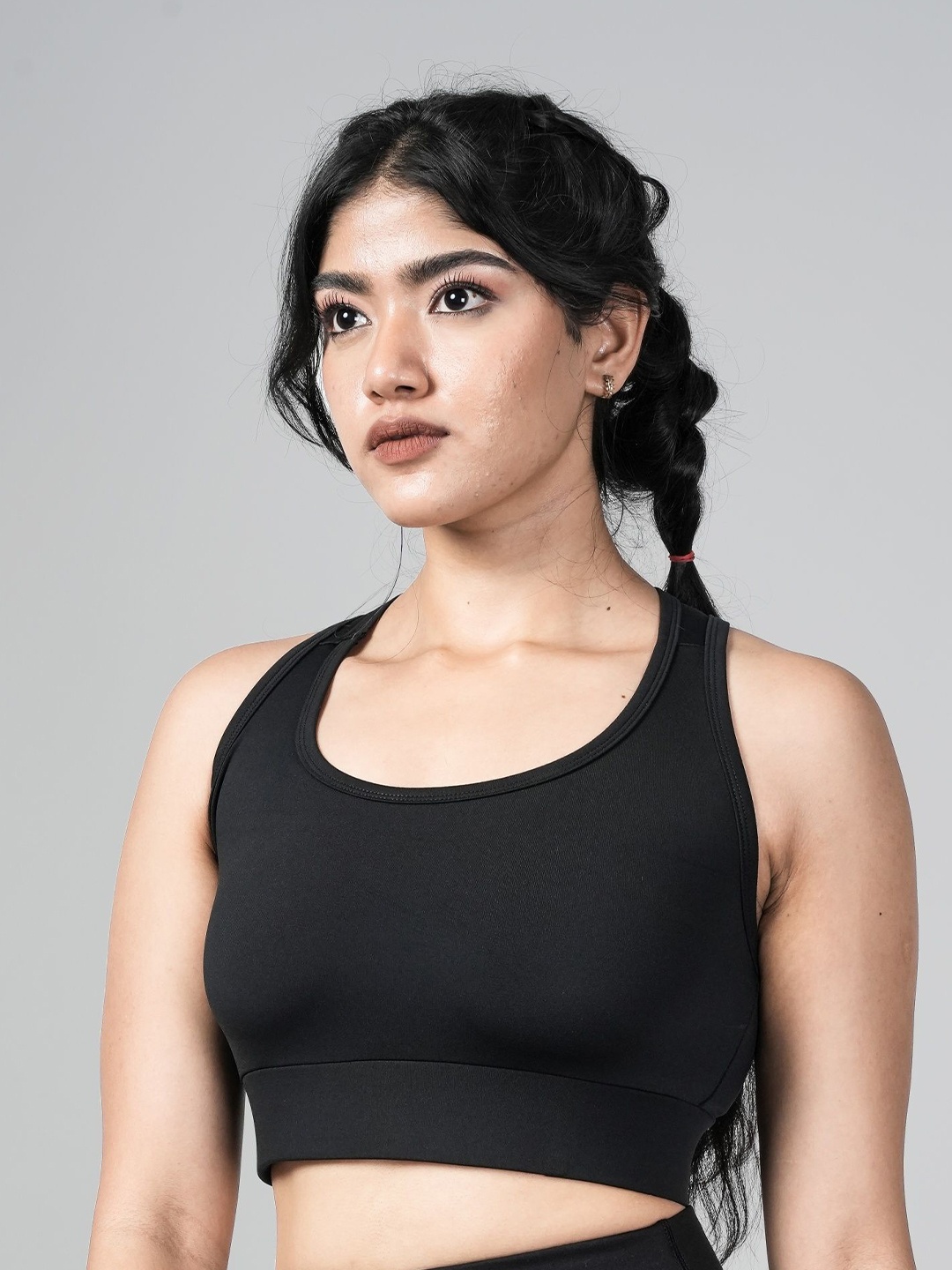 

THEFITTHEORY Solid Full Coverage Sports Bra, Black
