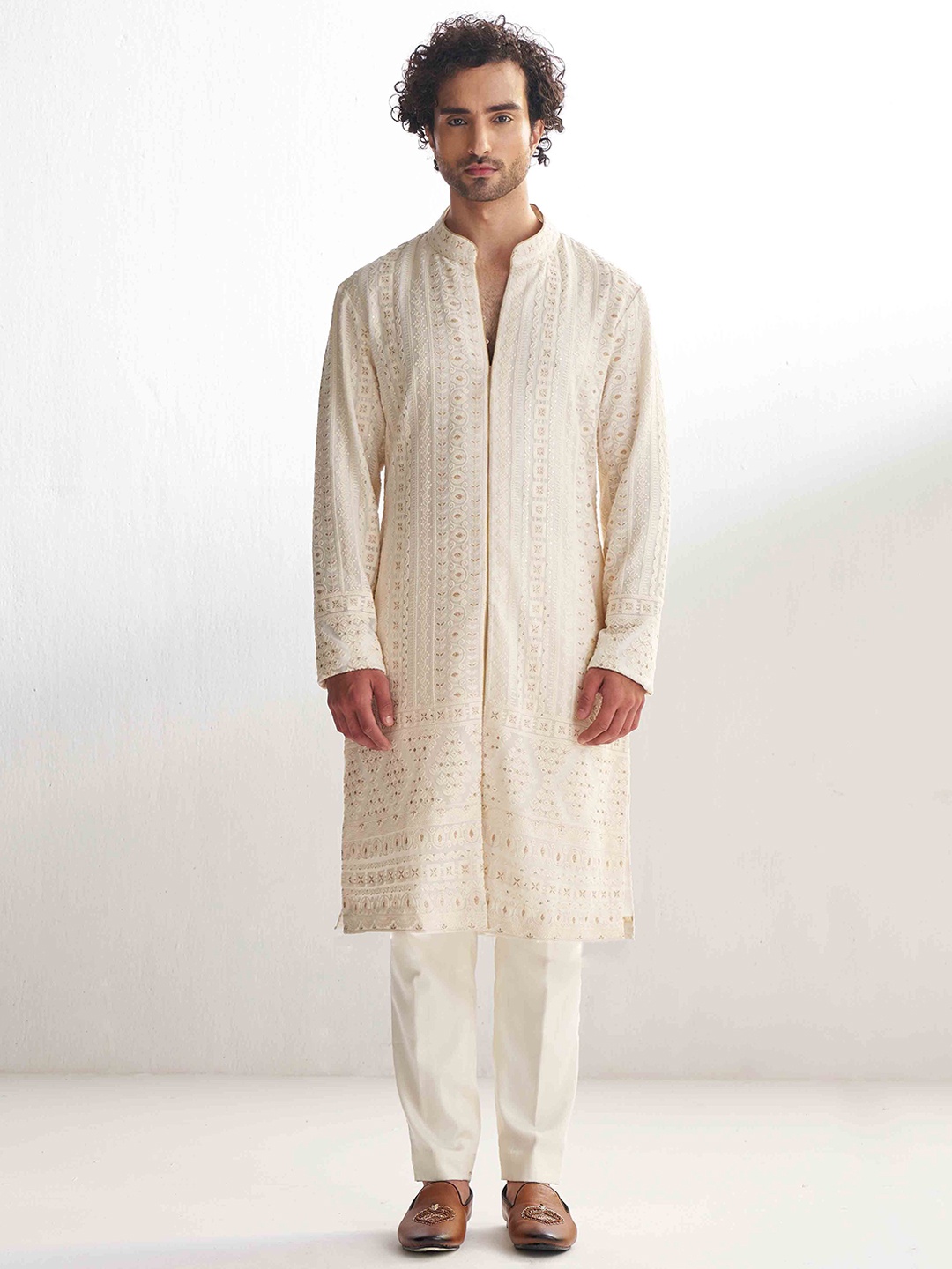 

Agrajain Armaan Ethnic Motifs Embroidered Straight Georgette Chikankari Kurta with Pyjamas, Off white