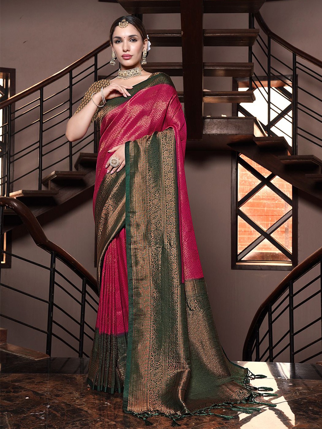 

JUST FASHION Woven Design Zari Kanjeevaram Saree, Pink