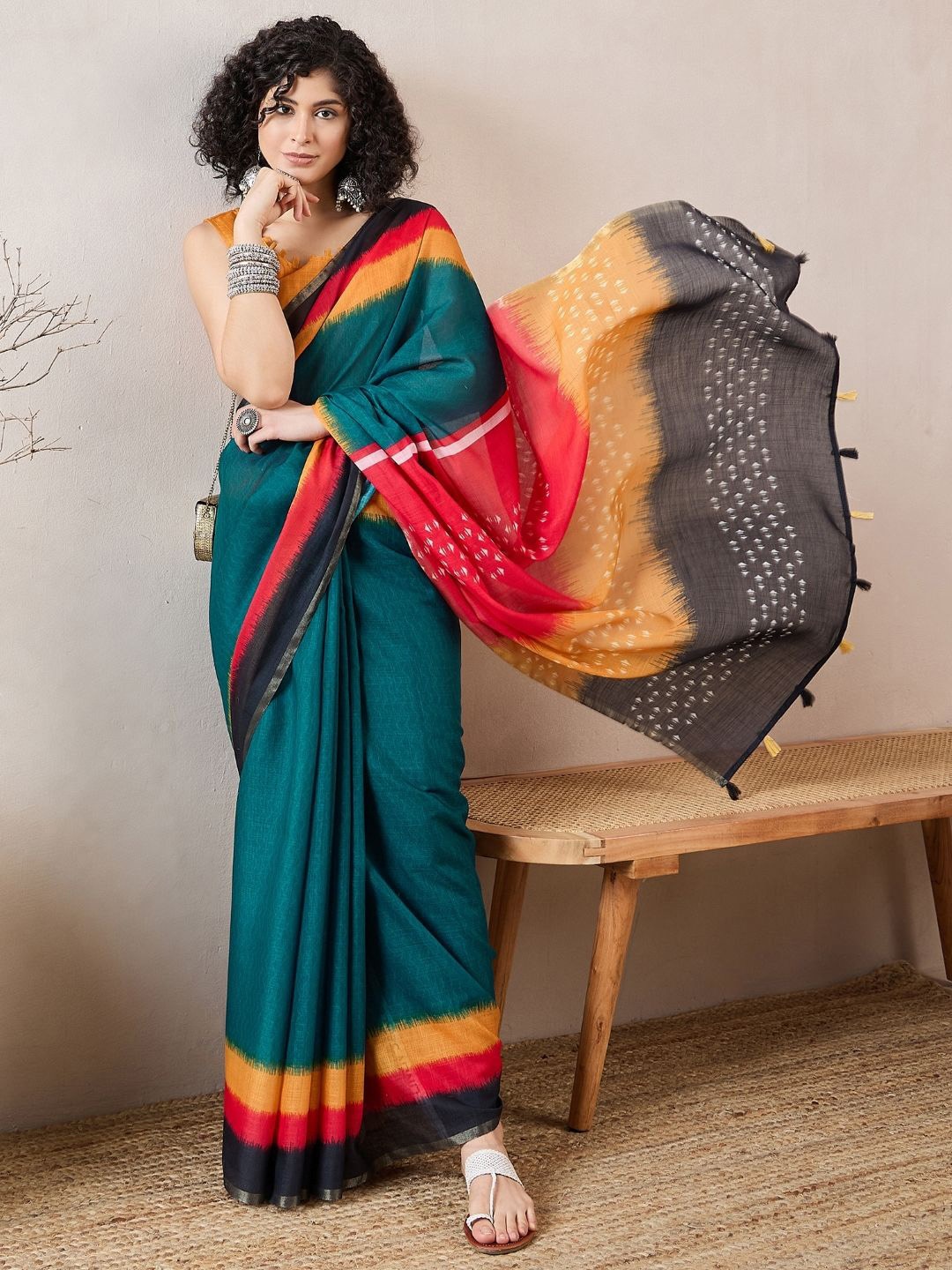 

KALINI Zari Colourblocked Saree, Blue