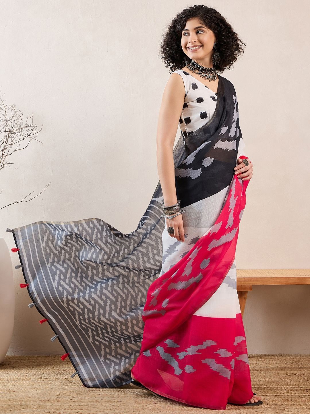 

KALINI Ethnic Motifs Ikat Traditional Saree, White