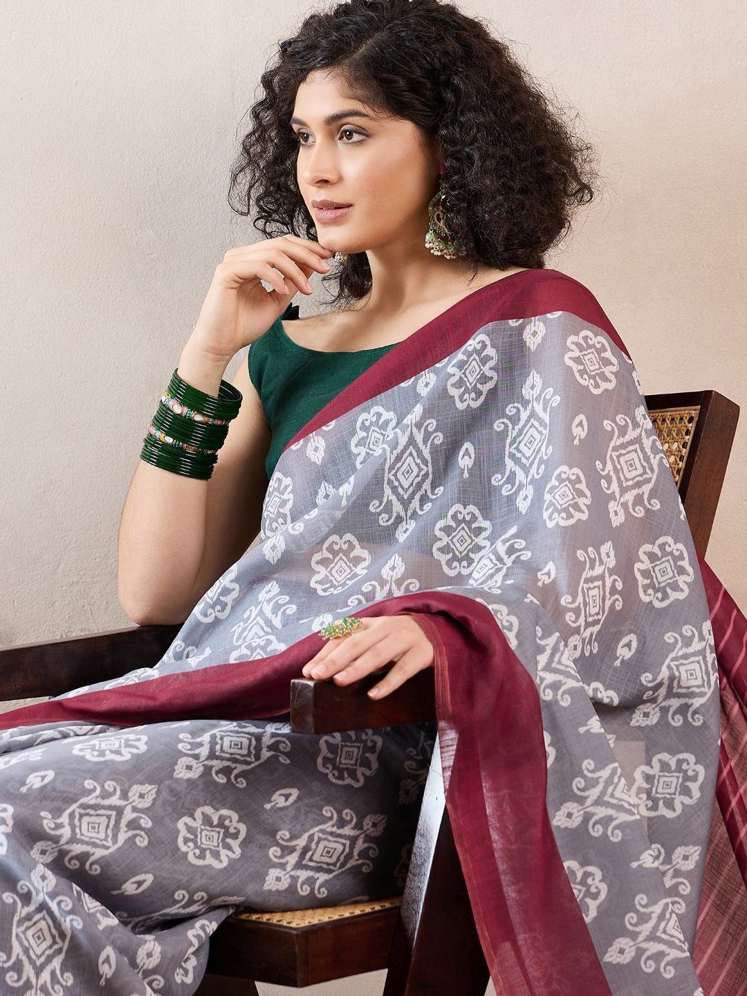 

KALINI Ethnic Motifs Zari Ikat Saree, Grey