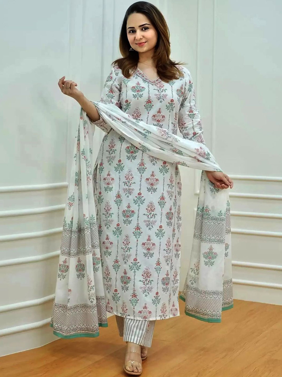 

7Threads Ethnic Motifs Printed Straight Kurta with Trousers & Dupatta, White