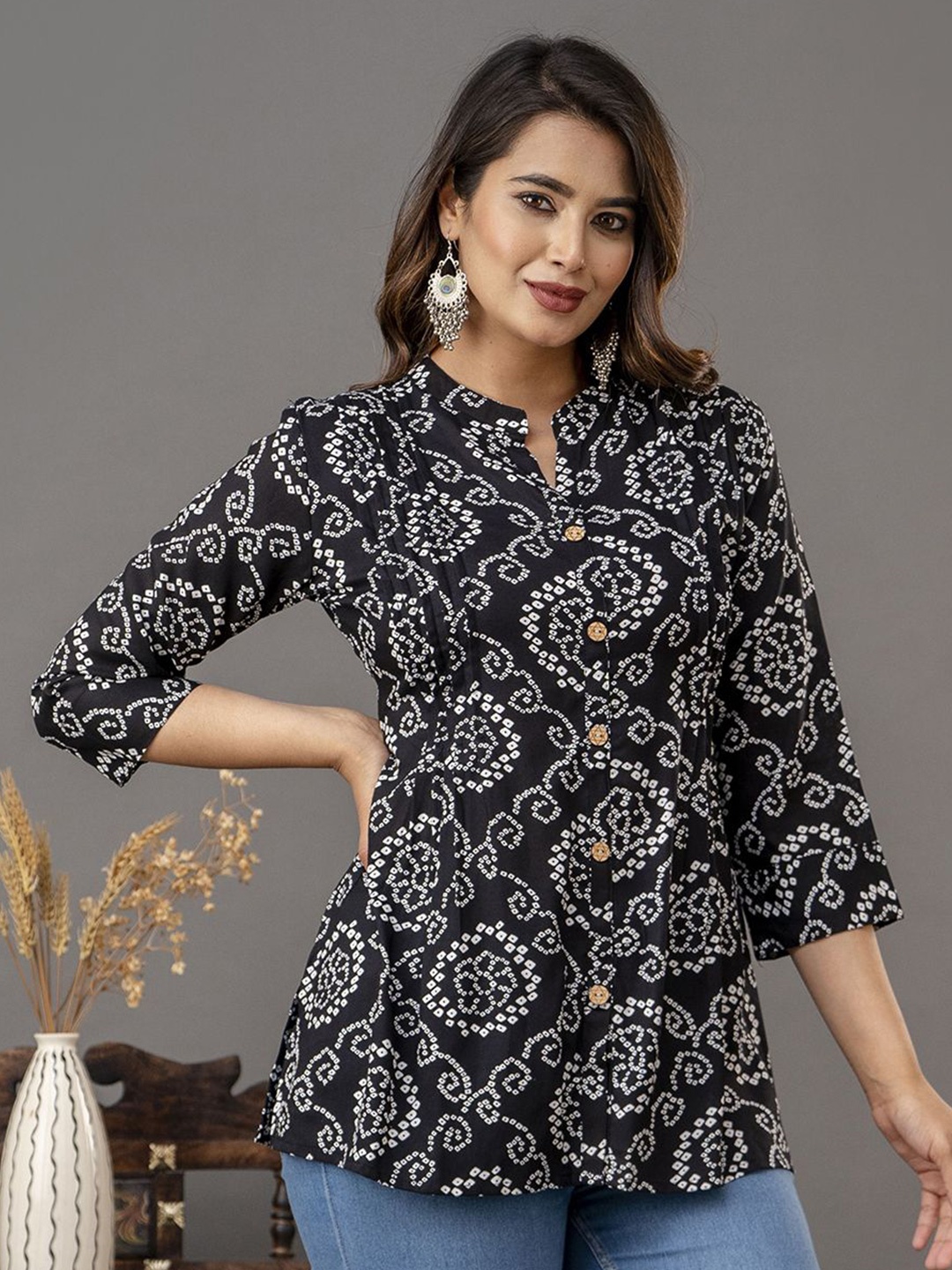 

Shedika Print Mandarin Collar Ethnic Top, Black