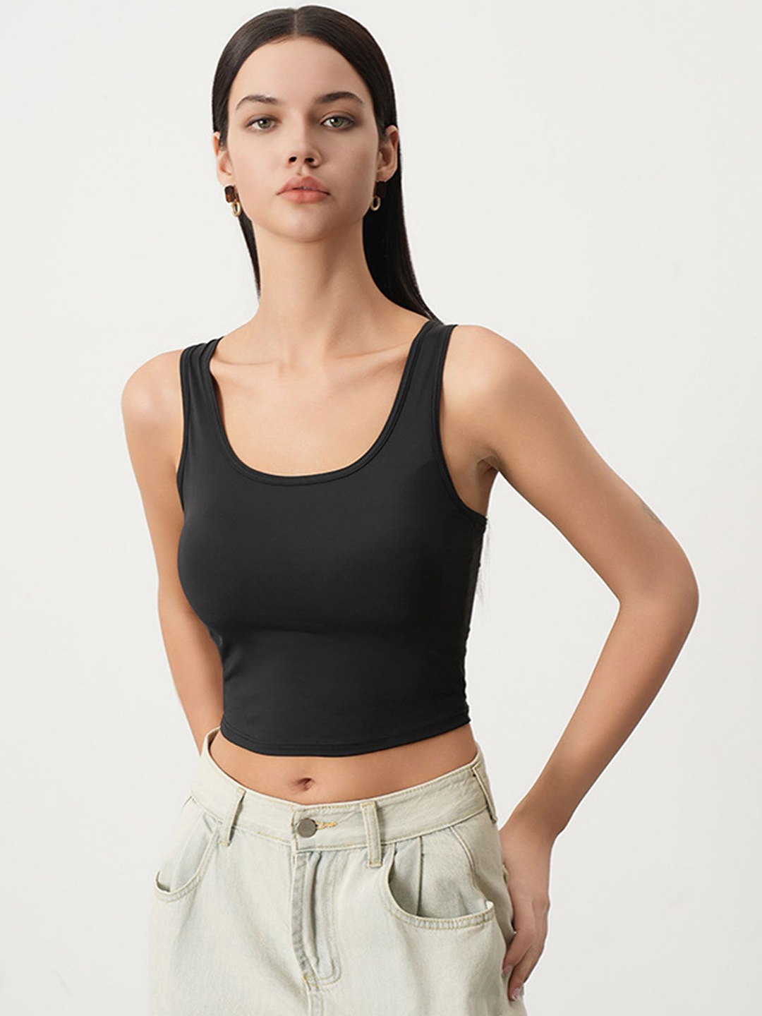

LULU & SKY Crop Top, Black