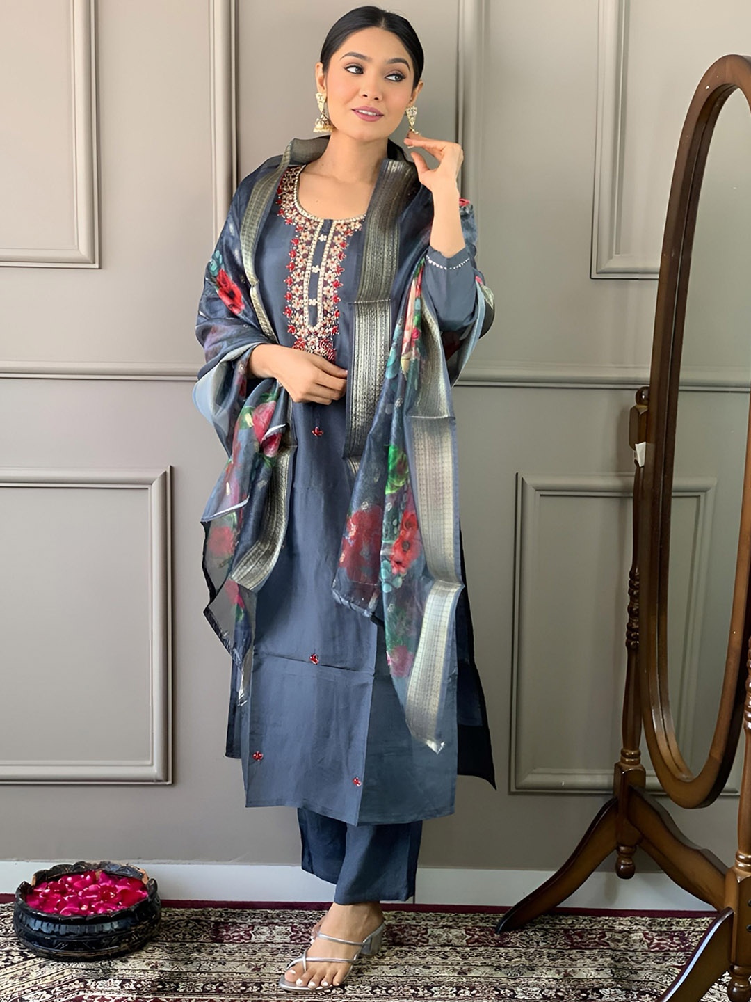 

NIZA FASHION Women Ethnic Motifs Embroidered Regular Sequinned Chanderi Silk Kurta with Trousers & With, Grey