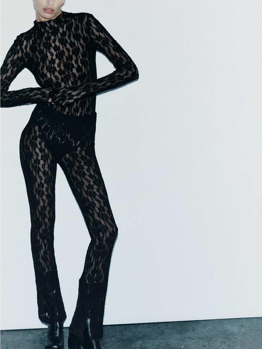 

LULU & SKY Top, Black