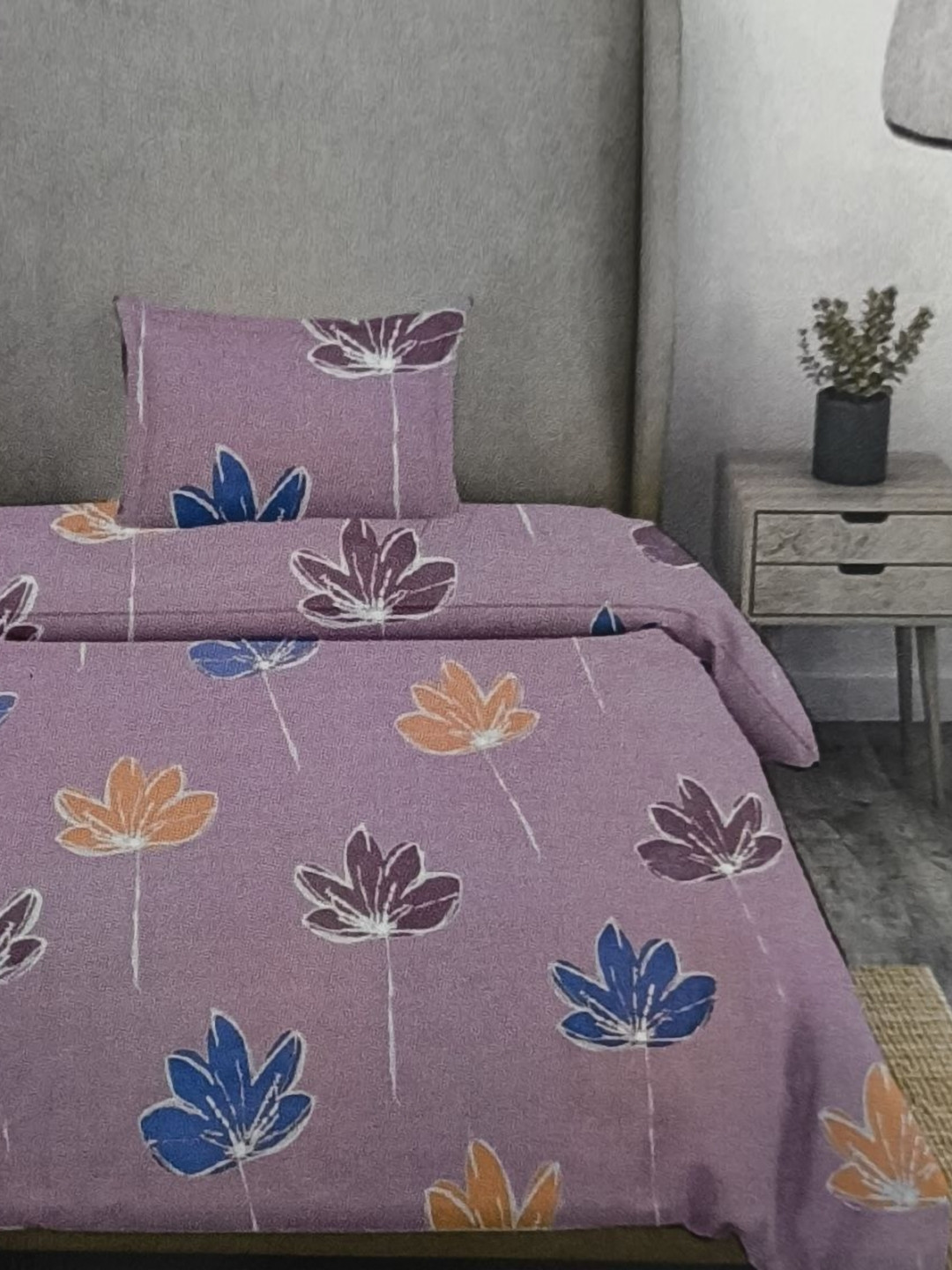 

Signature Blue & Brown Floral 144 TC Single Bedsheet with 1 Pillow Covers