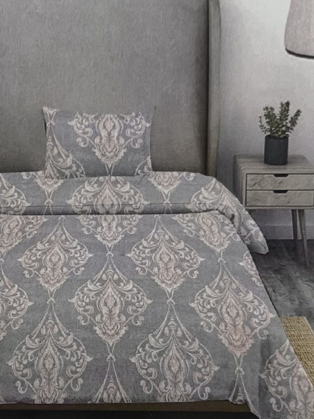 

Signature Grey & Off White Ethnic Motifs 144 TC Single Bedsheet with 1 Pillow Covers