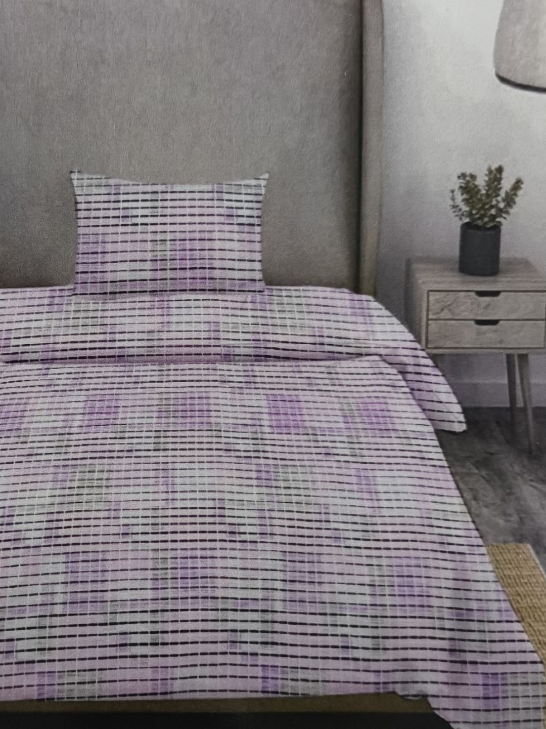 

Signature Black & White 144 TC Single Bedsheet with 2 Pillow Covers