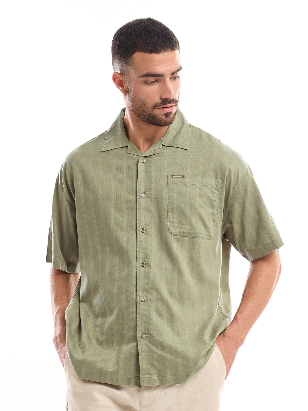 

Beyoung Men Classic Spread Collar Vertical Striped Cotton Casual Shirt, Olive