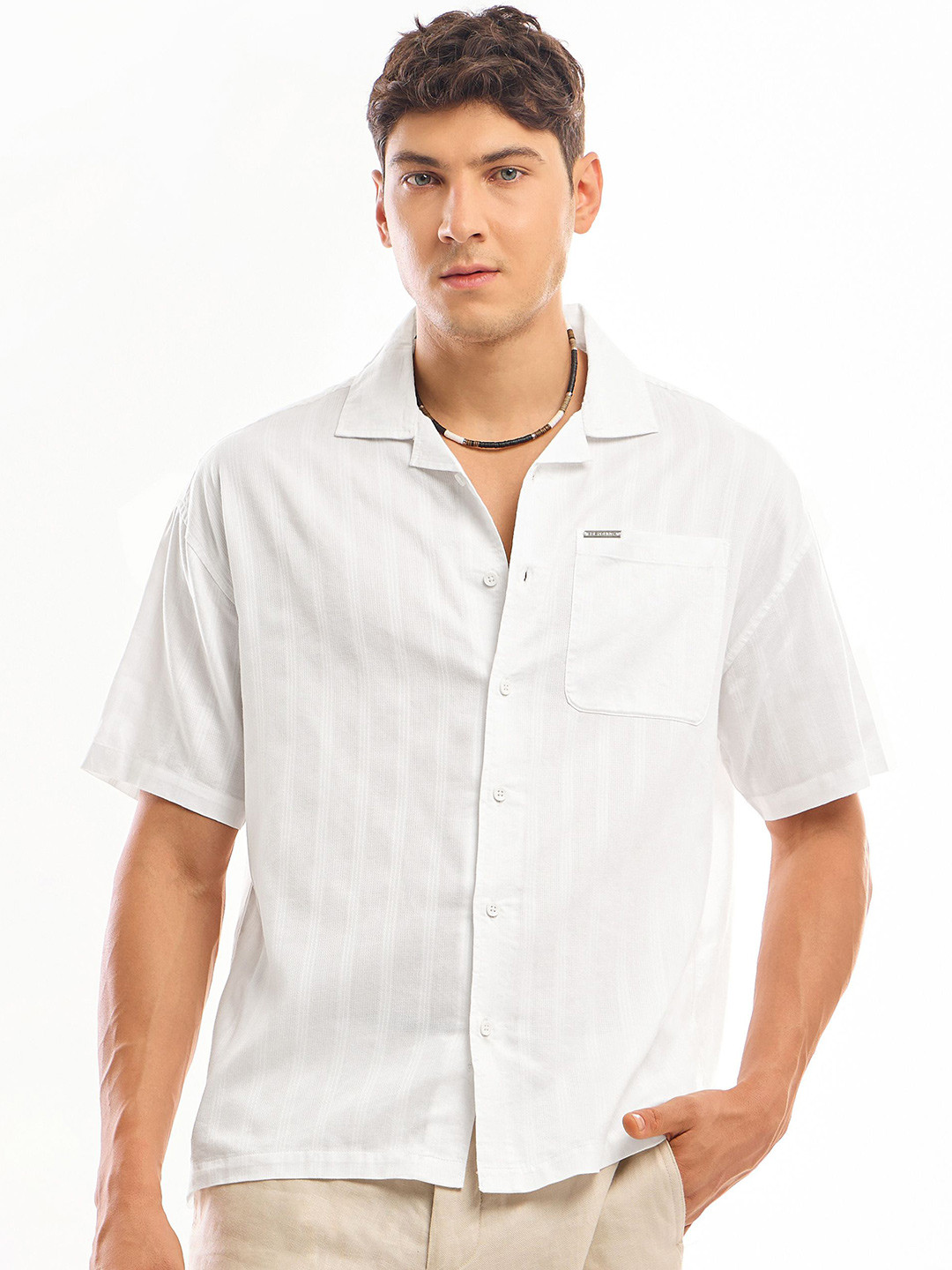 

Beyoung Men Vertical Stripes Striped Classic Oversized Casual Shirt, White