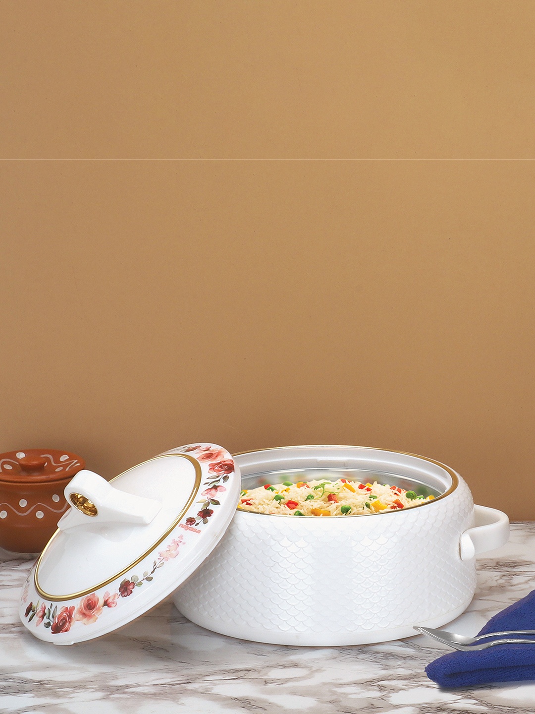 Nayasa Coral White Insulated Serving Casserole With Lid 1.5L