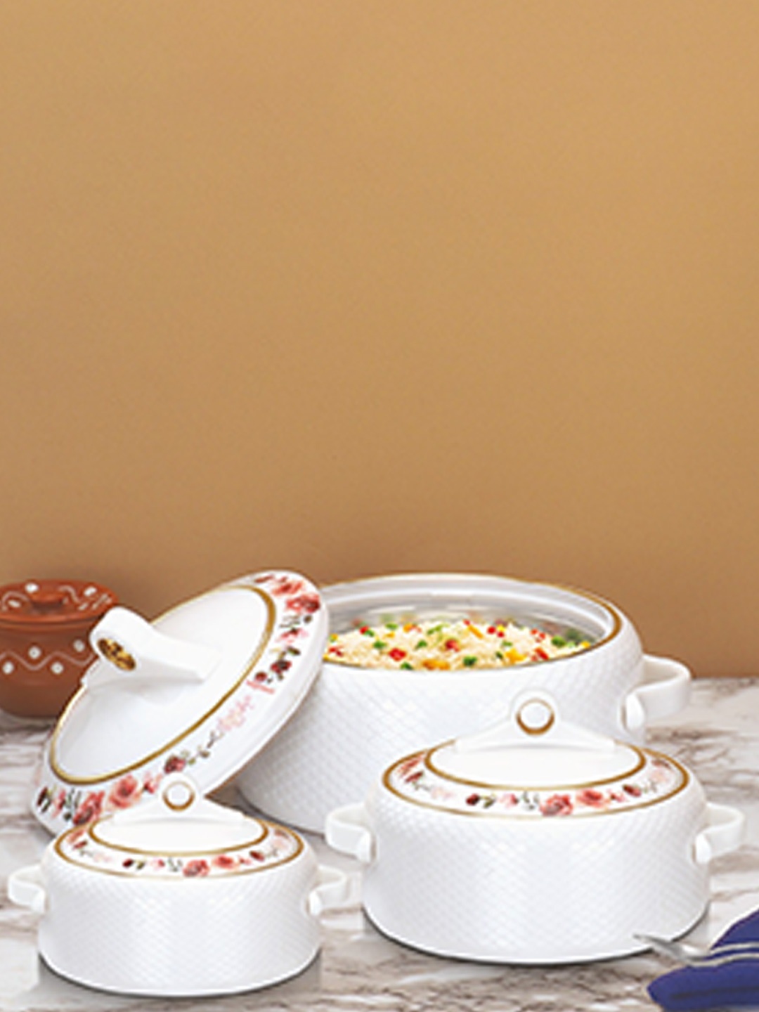 

Nayasa Set Of 3 White & Coral Insulated Serving Casseroles - 1L & 1.5L & 2L