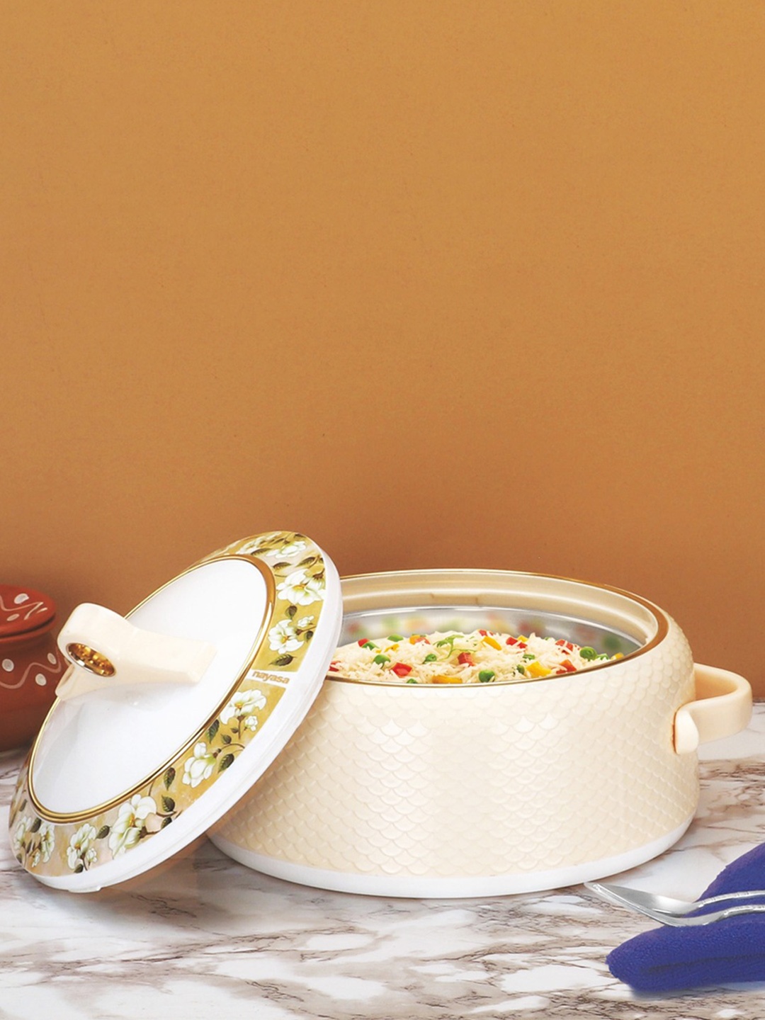 

Nayasa Coral Cream-Coloured Insulated Serving Casserole with Lid - 2000 ml