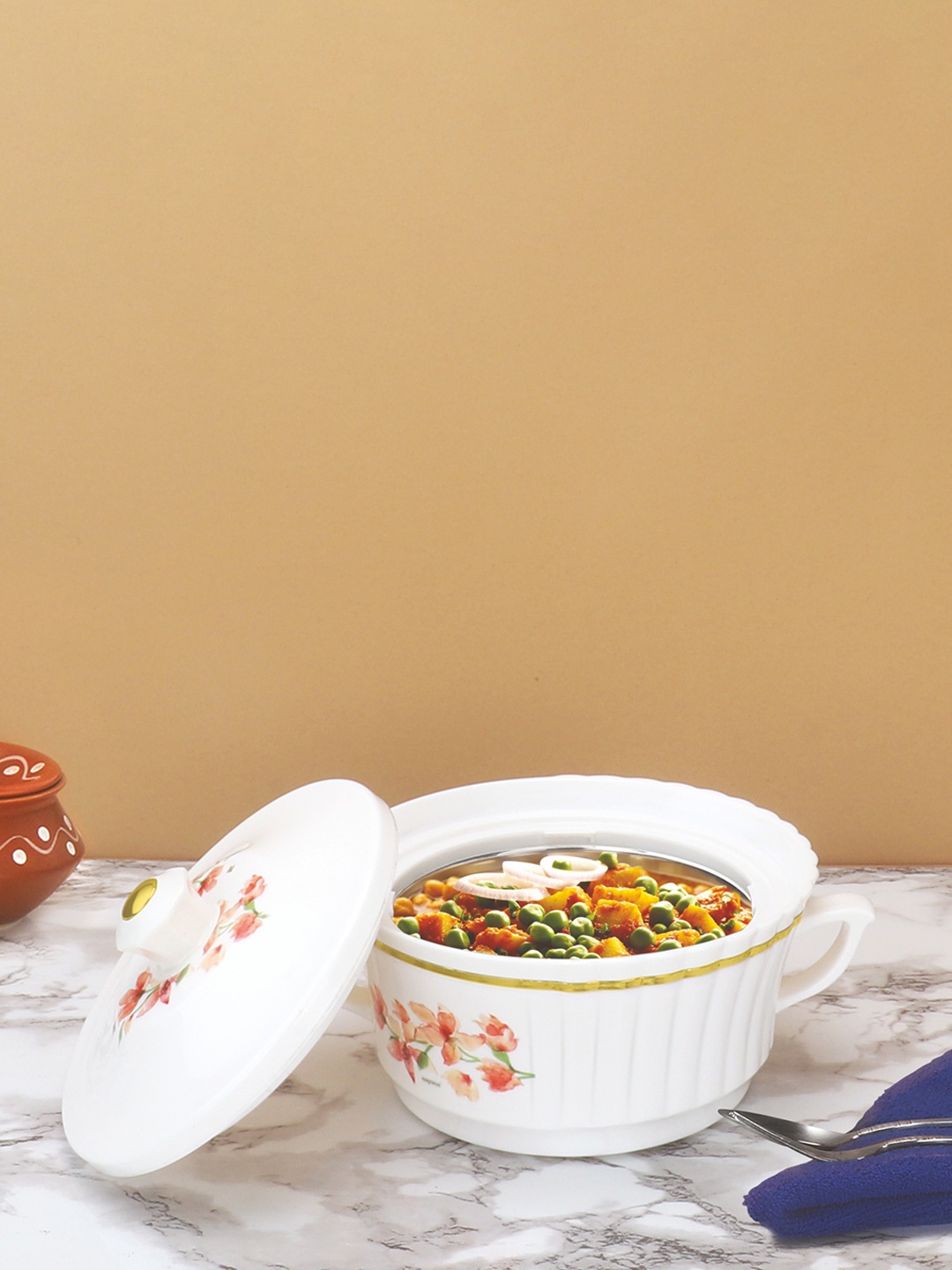 

Nayasa Destiny White & Red Insulated Serving Casserole With Lid 1.5L, Cream