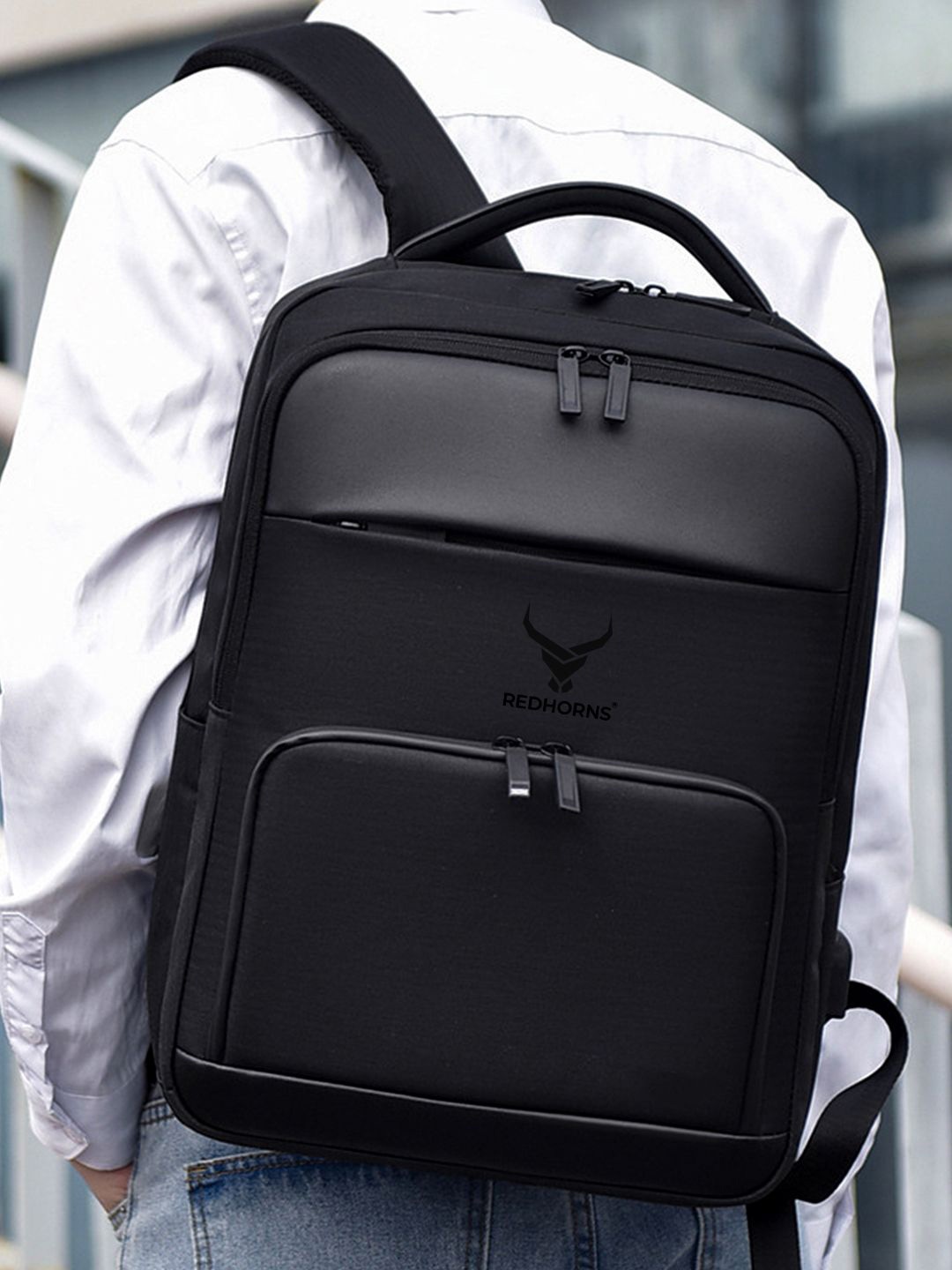 

REDHORNS Unisex Backpack with USB Charging Port, Black