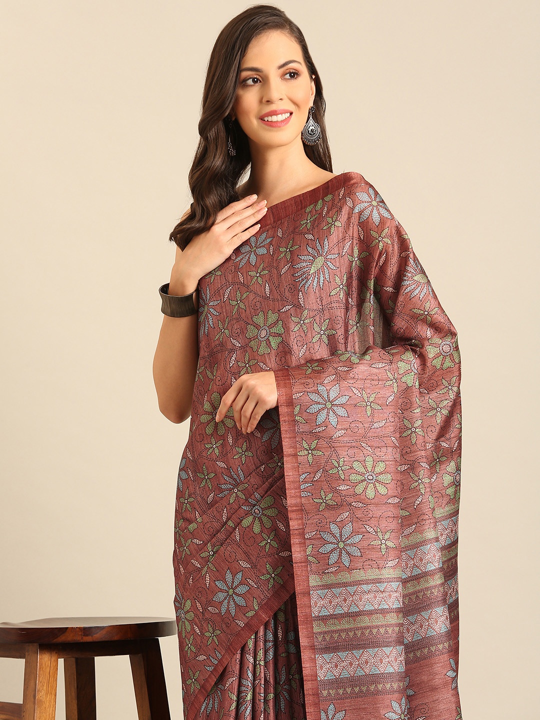 

SANGAM PRINTS Floral Printed Saree, Burgundy