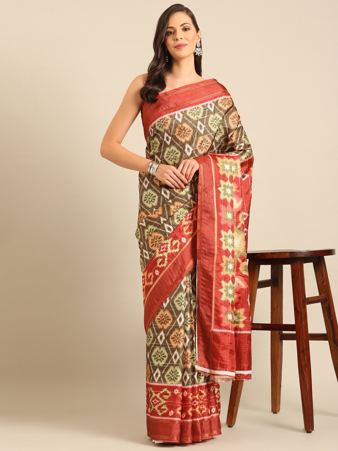 

SANGAM PRINTS Ethnic Motifs Printed Saree, Olive