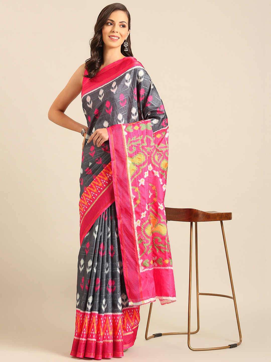 

SANGAM PRINTS Floral Printed Saree, Grey