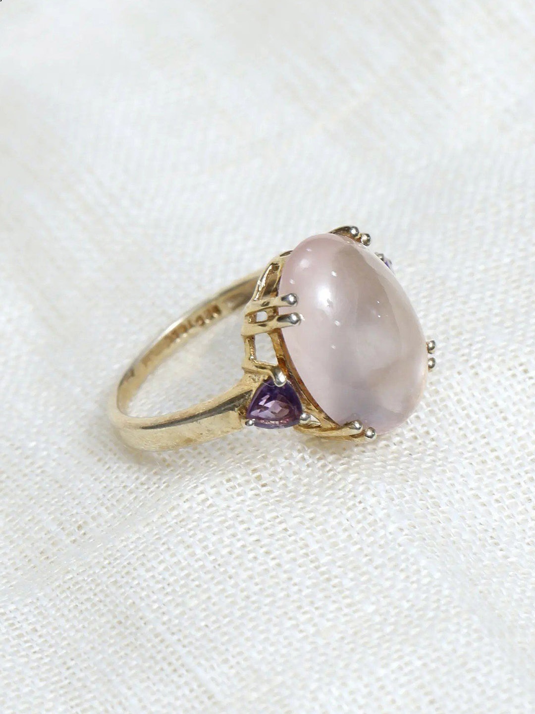 

Exotic India Sterling Silver Amethyst & Rose Quartz Studded Oval Cut Finger Ring, Gold