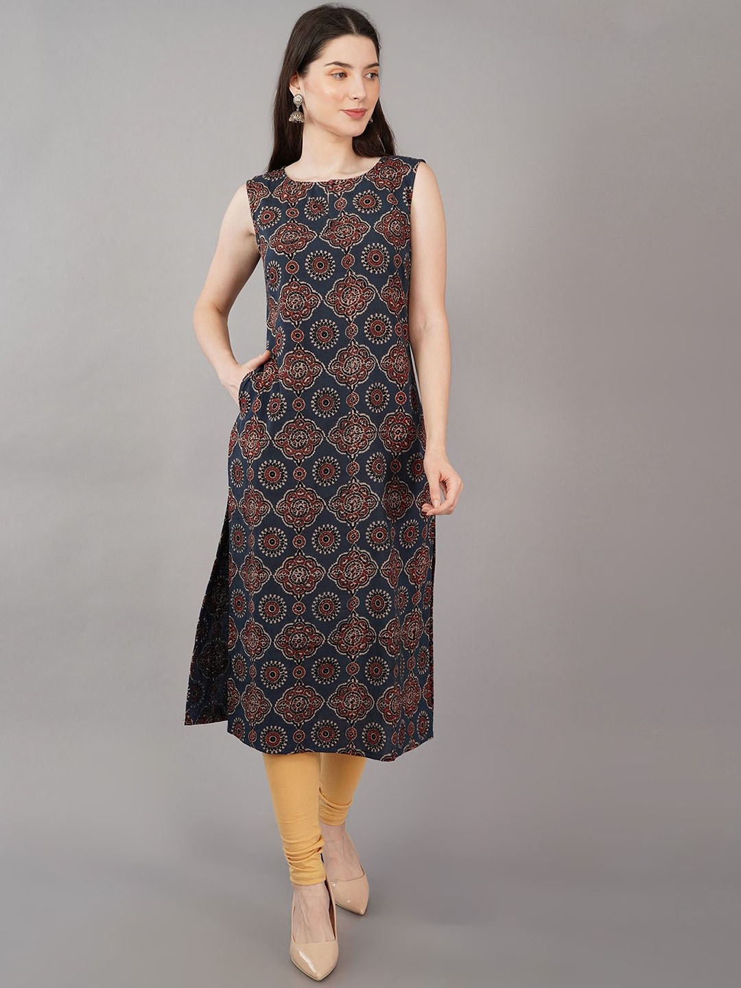 

NAVSYAA Boat Neck Ajrakh Printed Sleeveless Cotton Straight Kurta, Blue