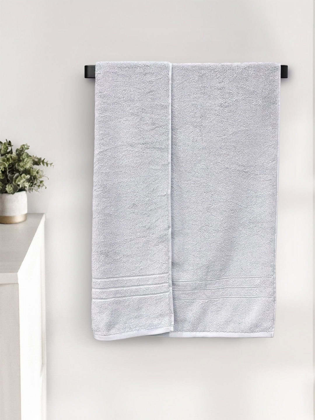 

Myntra Elegant Homes White Cotton 650 GSM Bath Towel