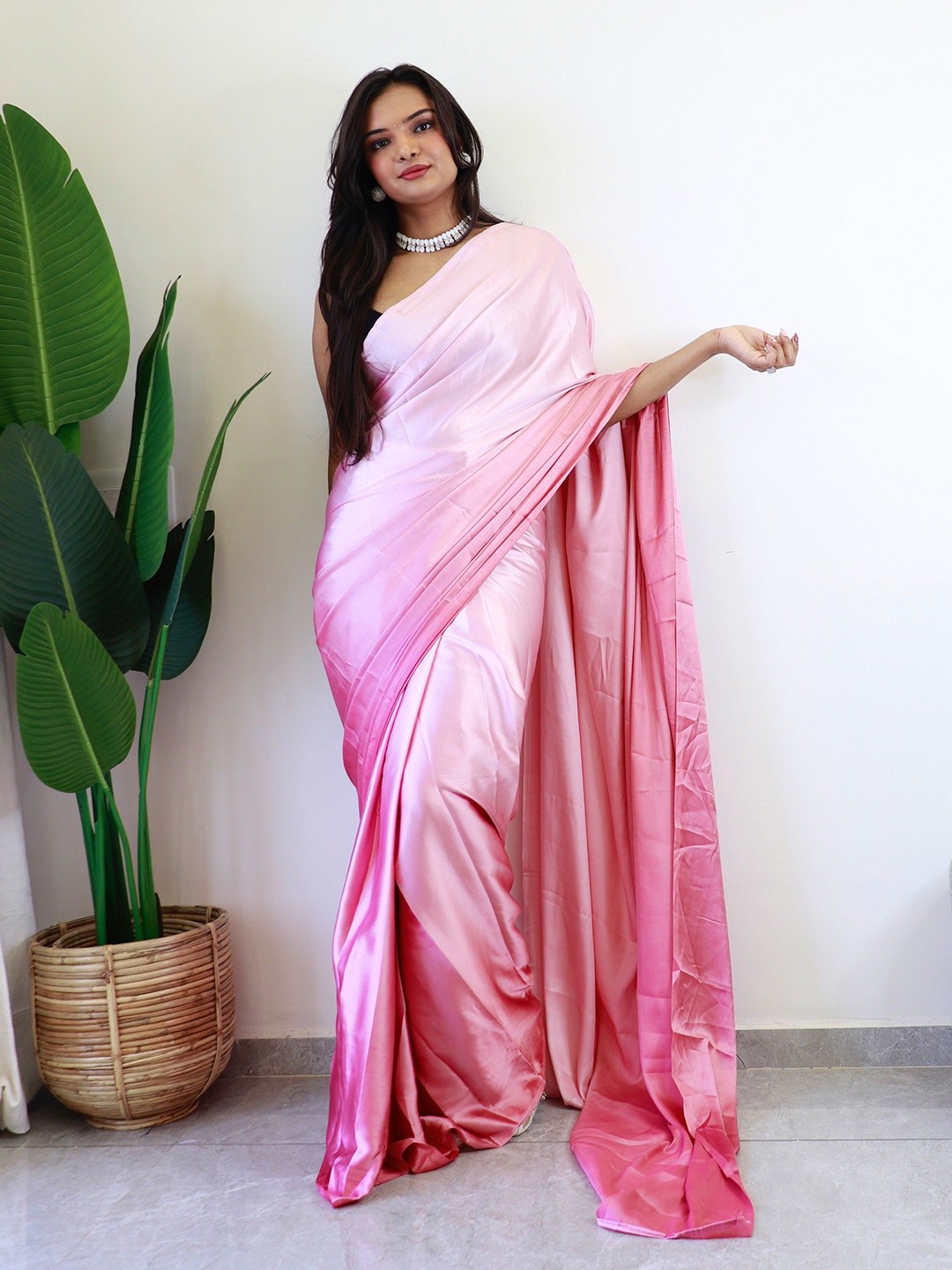 

Reeta Fashion Ombre Ready to Wear Saree, Rose