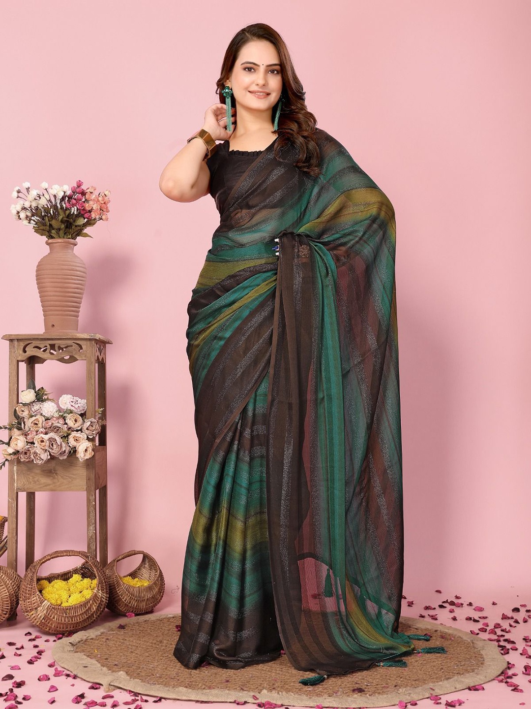 

Reeta Fashion Striped Ready to Wear Saree, Green