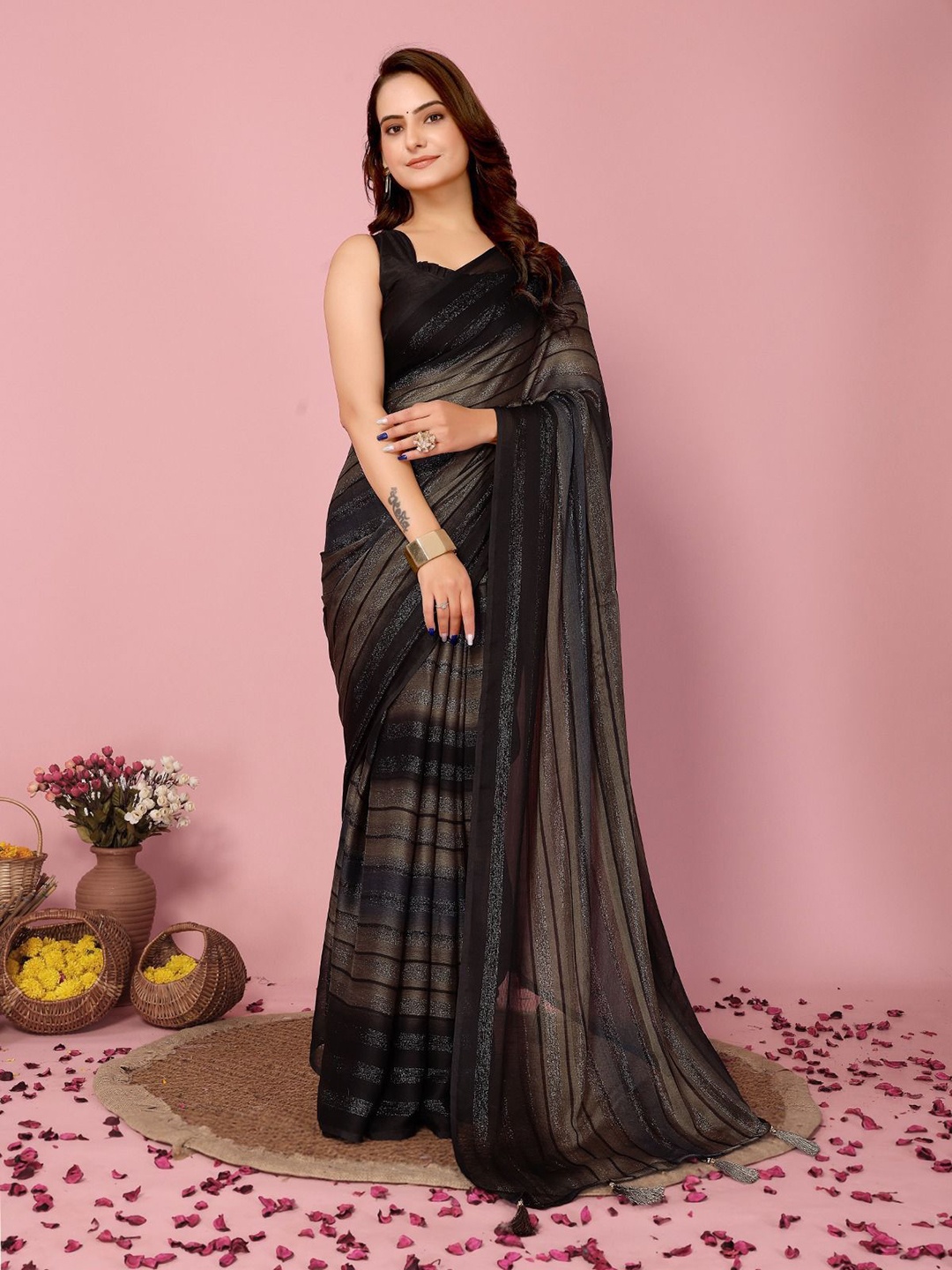

Reeta Fashion Striped Ready to Wear Saree, Black
